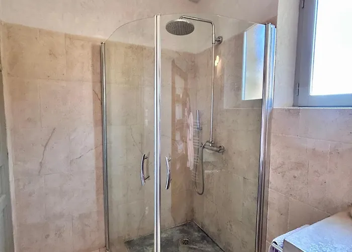 La Maison De Notre Dame 6